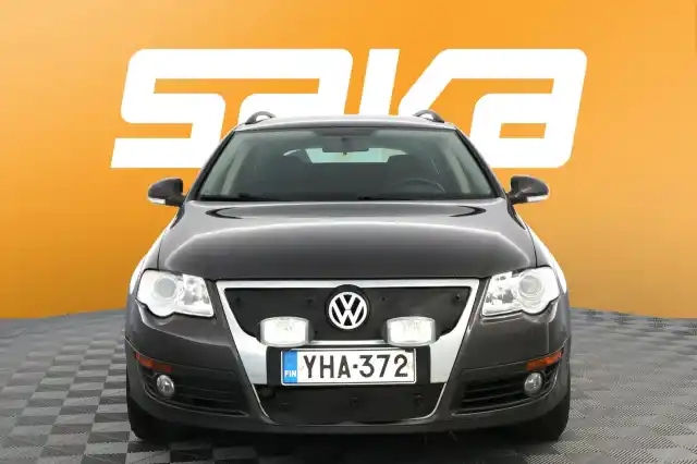 Ruskea (beige) Farmari, Volkswagen Passat – YHA-372