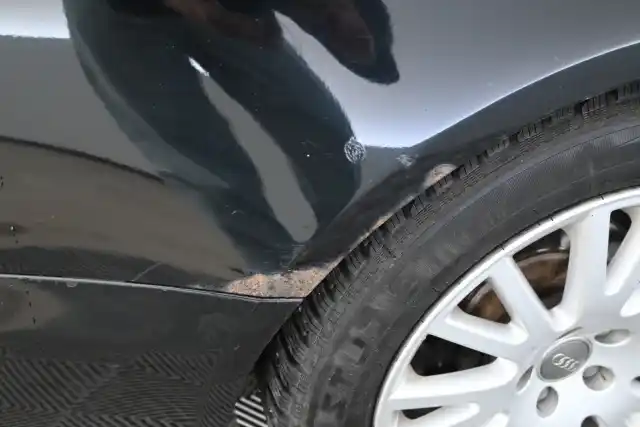 Musta Farmari, Audi A6 – YHE-593