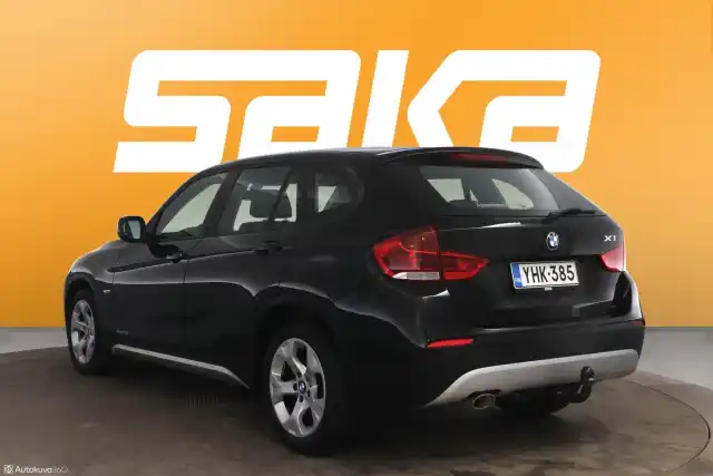 Musta Maastoauto, BMW X1 – YHK-385