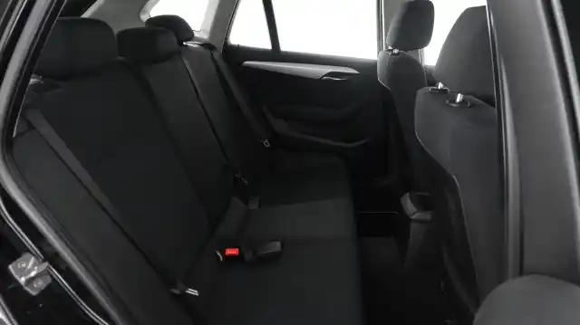 Musta Maastoauto, BMW X1 – YHK-385