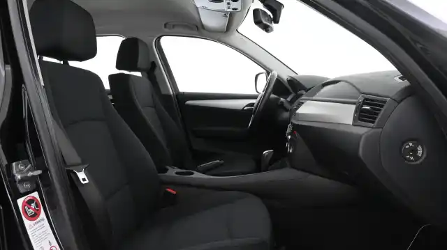 Musta Maastoauto, BMW X1 – YHK-385