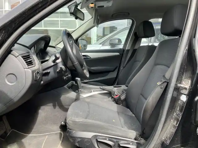 Musta Maastoauto, BMW X1 – YHK-385