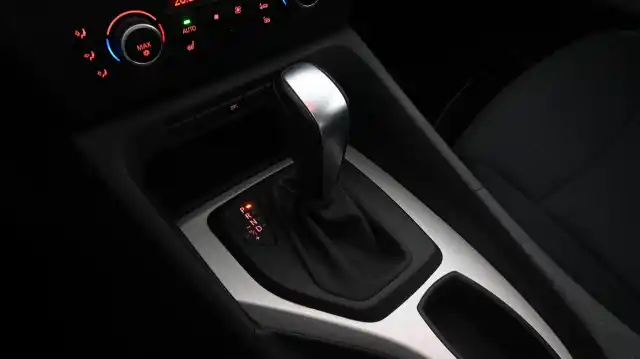 Musta Maastoauto, BMW X1 – YHK-385