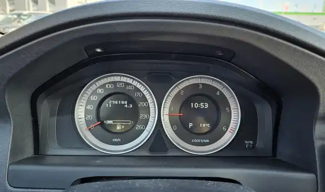 Musta Farmari, Volvo V70 – YHL-673