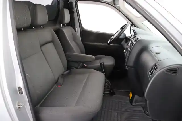 Hopea Pakettiauto, Toyota Hiace – YHN-131