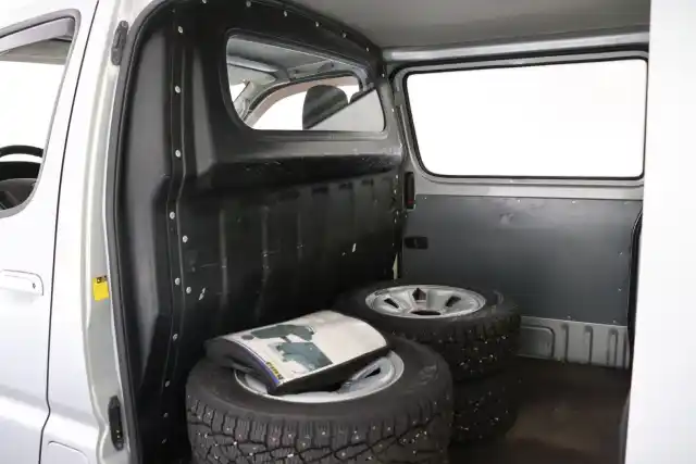 Hopea Pakettiauto, Toyota Hiace – YHN-131