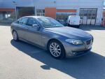 Harmaa Sedan, BMW 530 – YHN-137, kuva 2