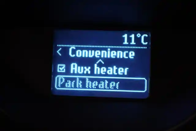 Sininen Tila-auto, Ford C-Max – YHN-339