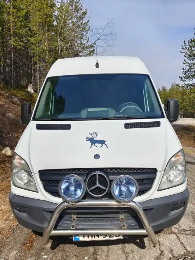 Valkoinen Matkailuauto, Mercedes-Benz Sprinter – YHN-925