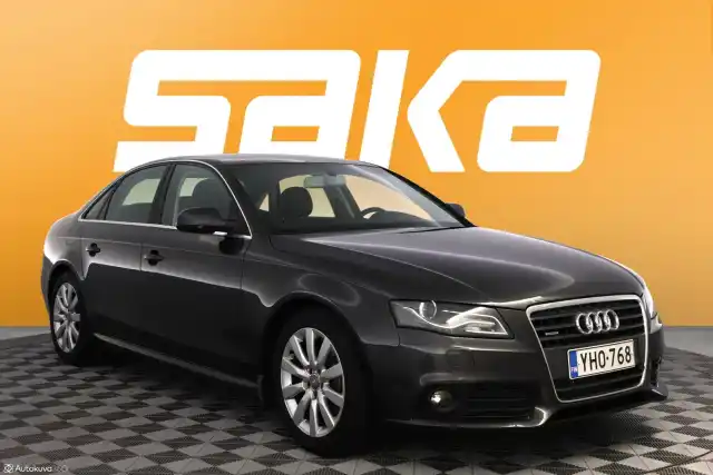 Harmaa Sedan, Audi A4 – YHO-768