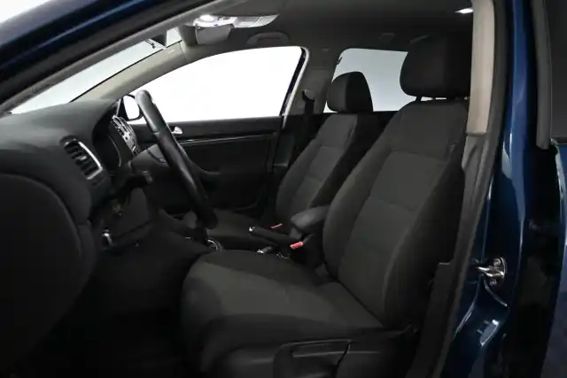Harmaa Farmari, Volkswagen Golf – YHO-846