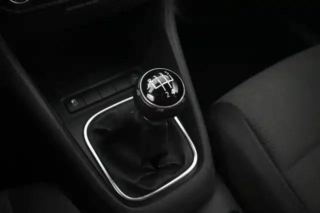 Harmaa Farmari, Volkswagen Golf – YHO-846