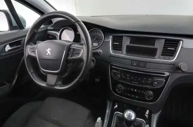 Sininen Sedan, Peugeot 508 – YHP-545