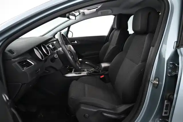 Sininen Sedan, Peugeot 508 – YHP-545