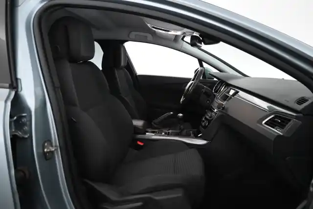 Sininen Sedan, Peugeot 508 – YHP-545