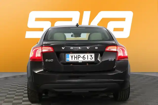 Musta Sedan, Volvo S60 – YHP-613