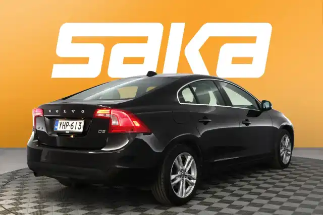 Musta Sedan, Volvo S60 – YHP-613