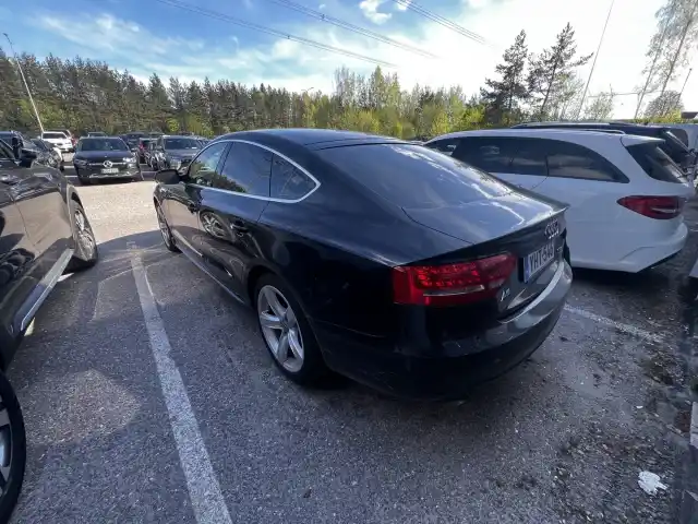 Musta Viistoperä, Audi A5 – YHT-546
