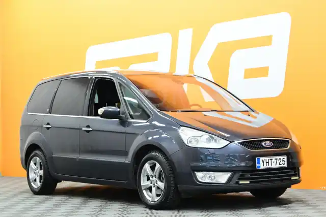 Harmaa Tila-auto, Ford Galaxy – YHT-725