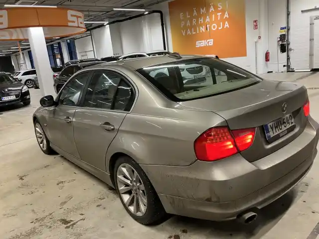 Ruskea (beige) Sedan, BMW 318 – YHU-642