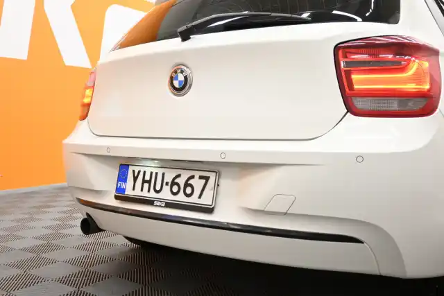 Valkoinen Viistoperä, BMW 116 – YHU-667