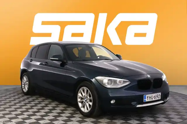 Sininen Viistoperä, BMW 116 – YHU-692