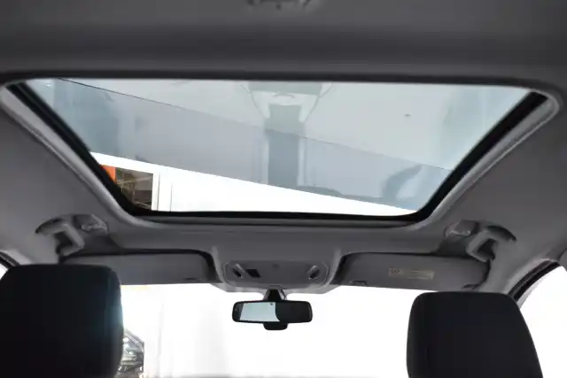 Musta Tila-auto, Ford C-Max – YHU-722