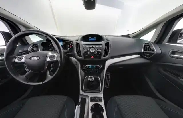 Musta Tila-auto, Ford C-Max – YHU-722