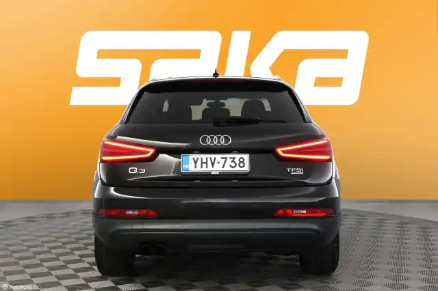 Musta Maastoauto, Audi Q3 – YHV-738