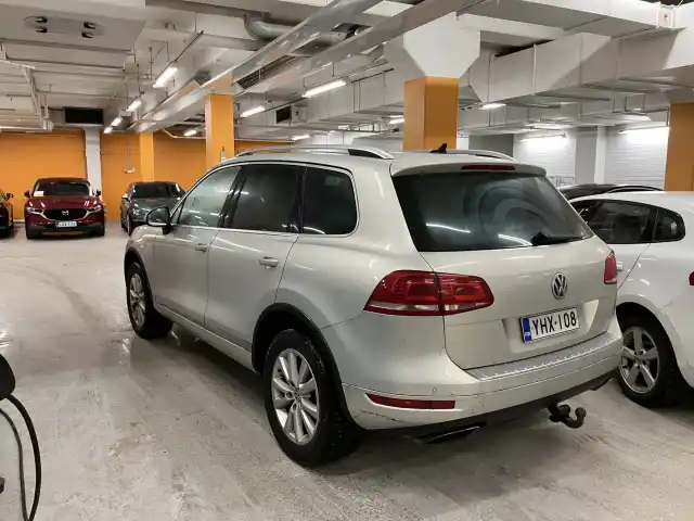 Hopea Maastoauto, Volkswagen Touareg – YHX-108