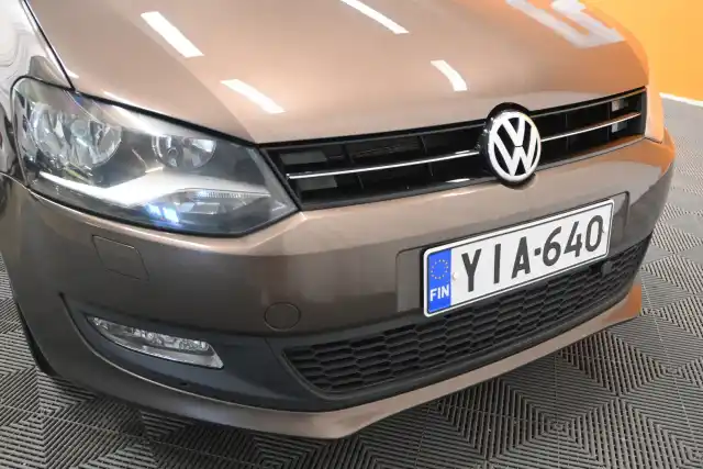 Ruskea Viistoperä, Volkswagen Polo – YIA-640