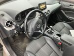Harmaa Tila-auto, Mercedes-Benz B – YIC-227, kuva 3