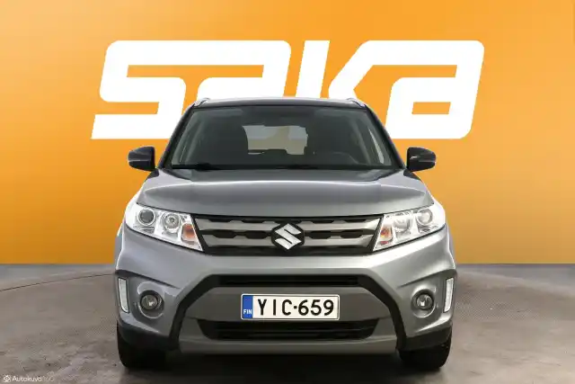 Harmaa Viistoperä, Suzuki Vitara – YIC-659