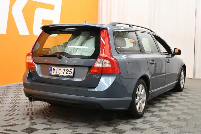 Sininen Farmari, Volvo V70 – YIC-725