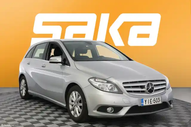 Harmaa Tila-auto, Mercedes-Benz B – YIE-503