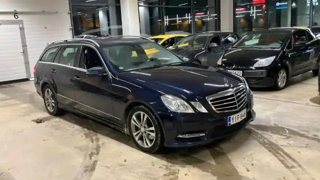 Sininen Farmari, Mercedes-Benz E – YIF-848