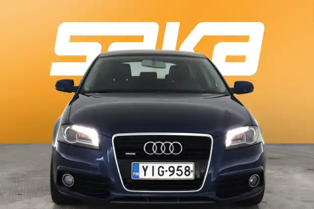 Sininen Viistoperä, Audi A3 – YIG-958