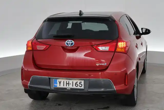 Punainen Viistoperä, Toyota Auris – YIH-165