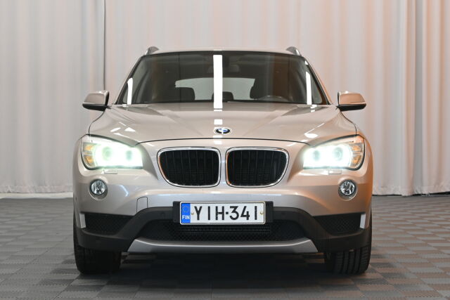 Harmaa Maastoauto, BMW X1 – YIH-341