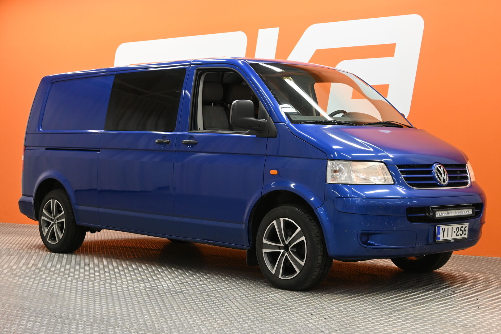 Sininen Pakettiauto, Volkswagen Transporter – YII-256