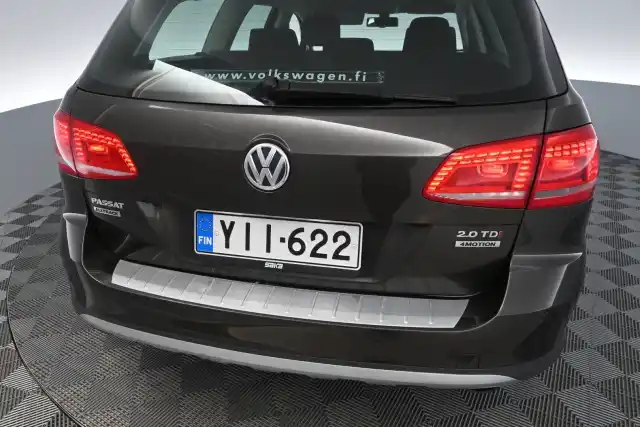 Ruskea Farmari, Volkswagen Passat – YII-622