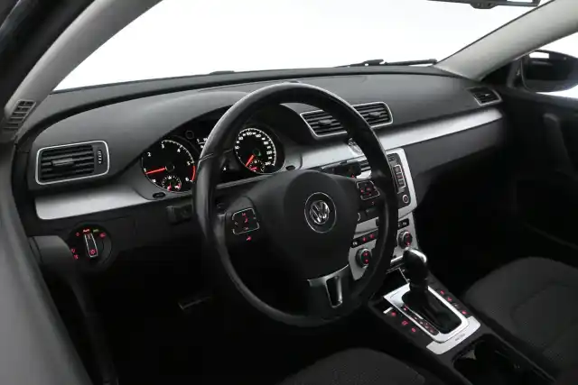 Ruskea Farmari, Volkswagen Passat – YII-622