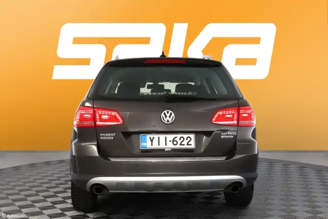 Ruskea Farmari, Volkswagen Passat – YII-622