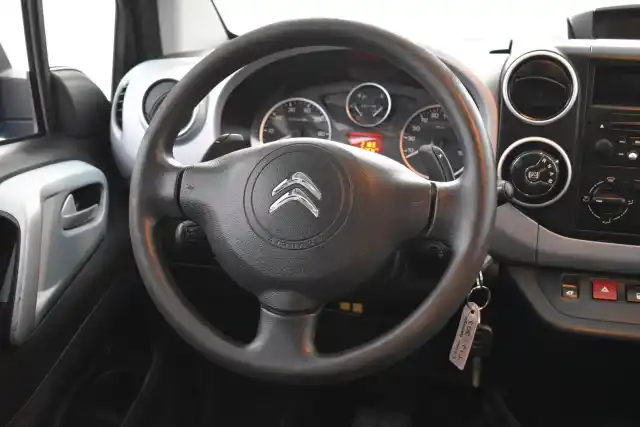 Sininen Tila-auto, Citroen Berlingo – YIJ-303