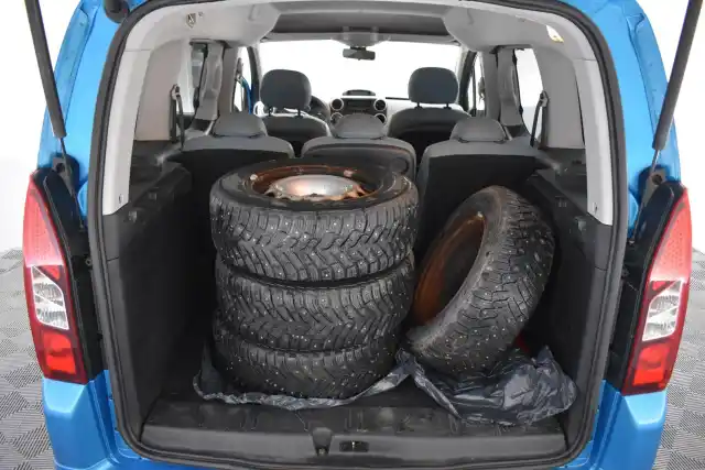 Sininen Tila-auto, Citroen Berlingo – YIJ-303