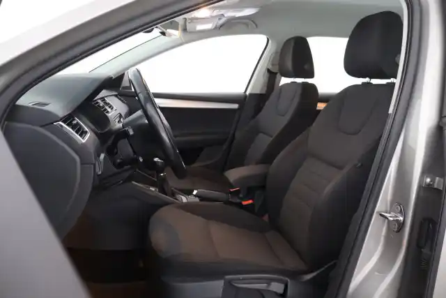 Beige Farmari, Skoda Octavia – YIM-531