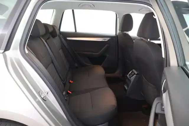 Beige Farmari, Skoda Octavia – YIM-531