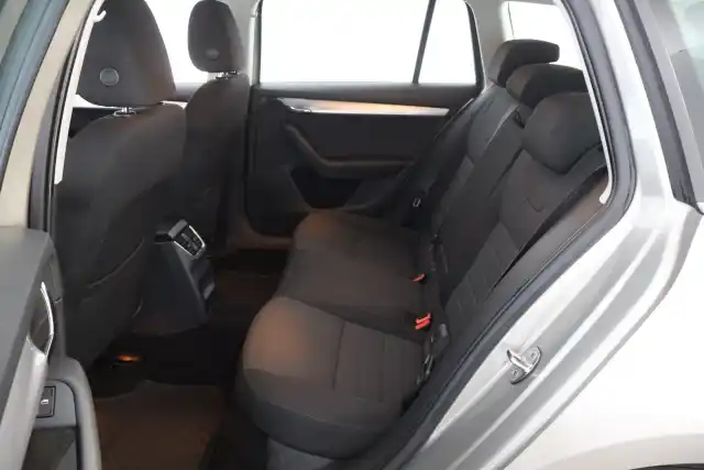 Beige Farmari, Skoda Octavia – YIM-531