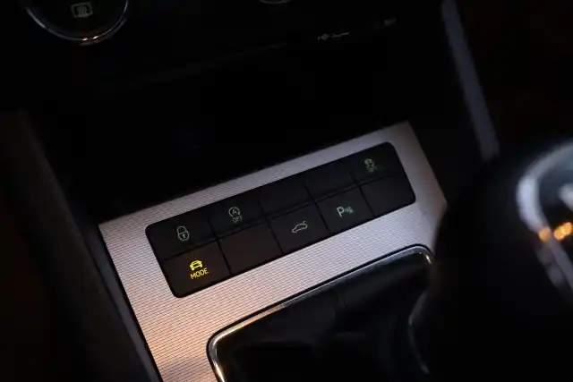 Beige Farmari, Skoda Octavia – YIM-531