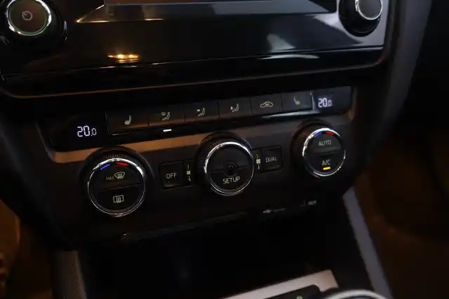 Beige Farmari, Skoda Octavia – YIM-531